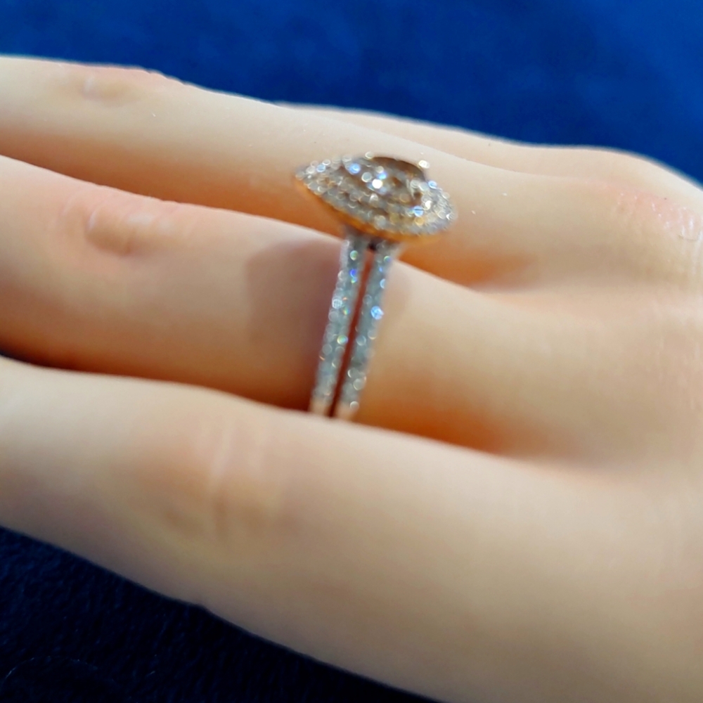 Diamond ring - Picture 10 of 10